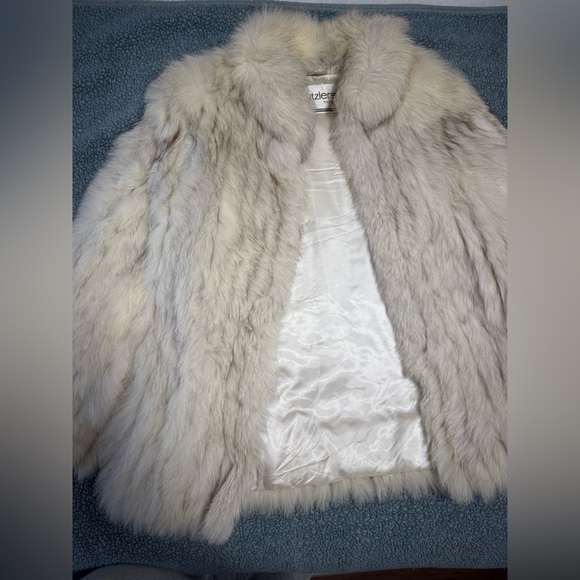 Vintage Hultzerz Maryland fur coat with bemberg lining, small. - Picture 2 of 6